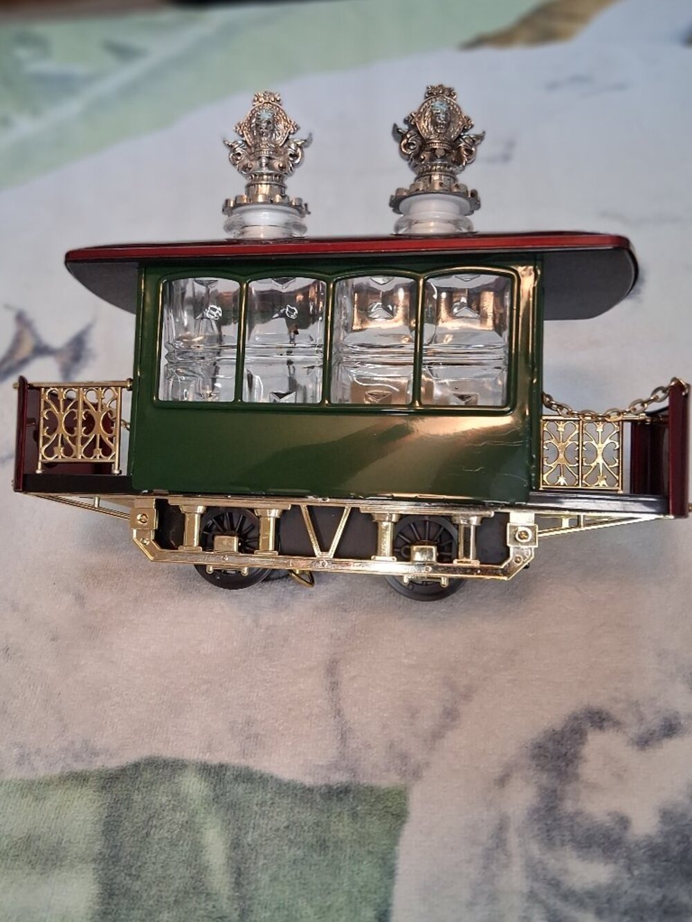 Vintage 1950s - 70s Musical Trolley Decanter Set – Lion Crown Stoppers – Working - Picture 4 of 11